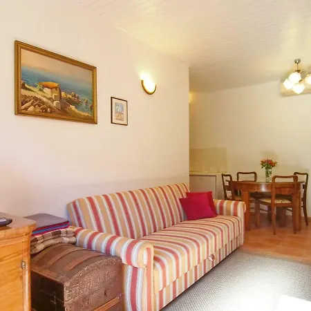 Kameo Apartment *